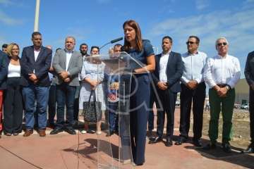 Descubrimiento de la placa de la calle que lleva el nombre de Sebastián Grisaleña (Foto TA)